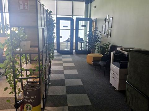 коммерческая по адресу Степана Бандеры просп. (Московський), 16Б