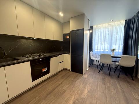 квартира за адресою Степана Бандери вул., 77-Б