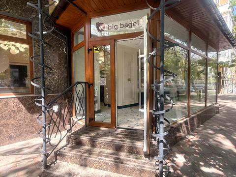 комерційна за адресою Всеволода Змієнка вул., 1