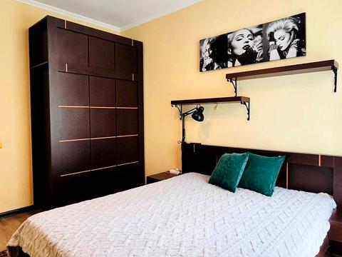 квартира за адресою Регенераторна вул., 4 к3