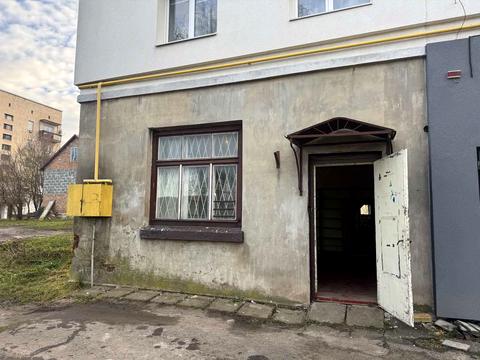 комерційна за адресою Грушевського вул., 10