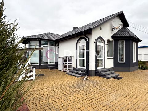 дом по адресу Жовтнева