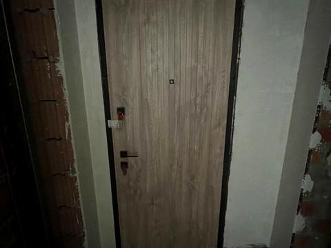 1863725362729307