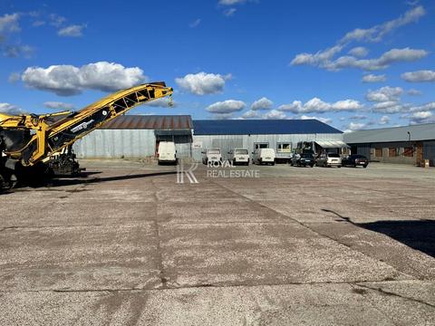 комерційна за адресою Соборна вул., 1