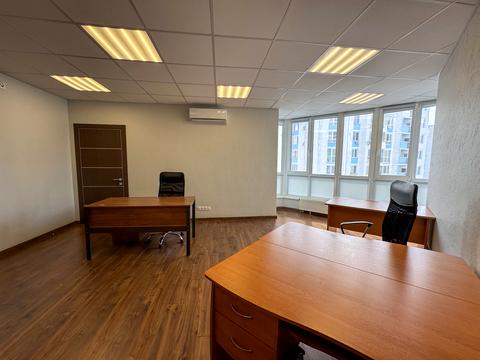 комерційна за адресою Бориса Гмирі вул., 8-Б