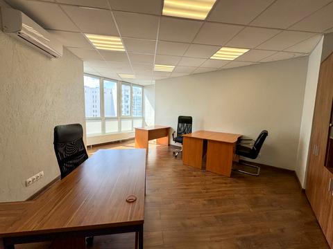 комерційна за адресою Бориса Гмирі вул., 8-Б