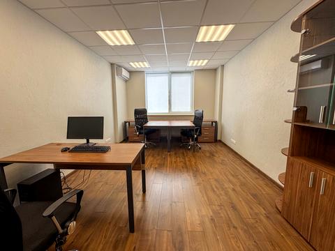 комерційна за адресою Бориса Гмирі вул., 8-Б