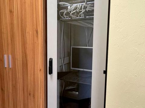 комерційна за адресою Бориса Гмирі вул., 8-Б