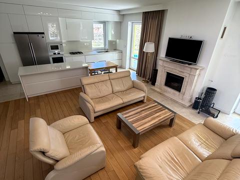 будинок за адресою Лісна