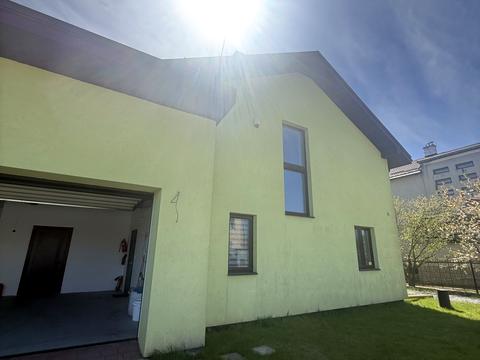 будинок за адресою Лісна