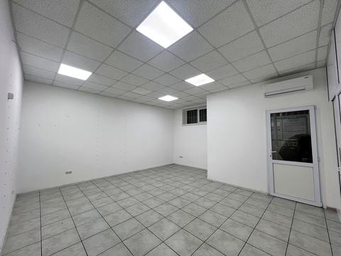 комерційна за адресою Героїв Небесної Сотні просп., 32/1