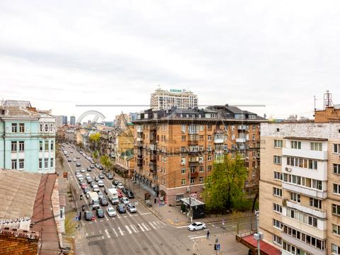 комерційна за адресою Саксаганського вул., 70-Б