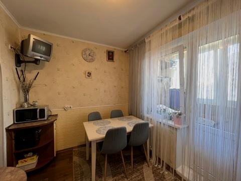 квартира за адресою Лариси Руденко вул., 10-Г