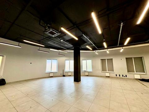 комерційна за адресою Крутогірний узвіз (Рогальова), 28