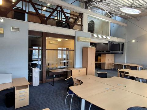 комерційна за адресою Дегтярівська вул., 33-Б