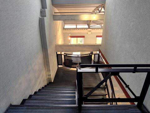 комерційна за адресою Дегтярівська вул., 33-Б