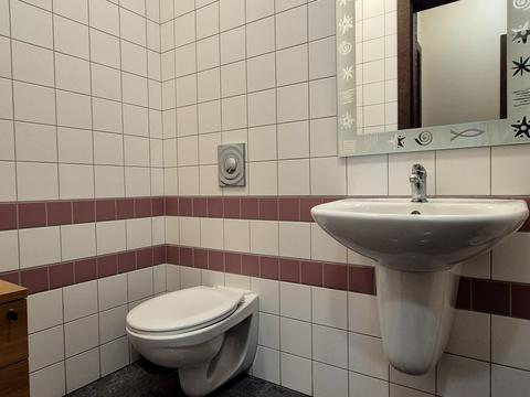 комерційна за адресою Дегтярівська вул., 33-Б