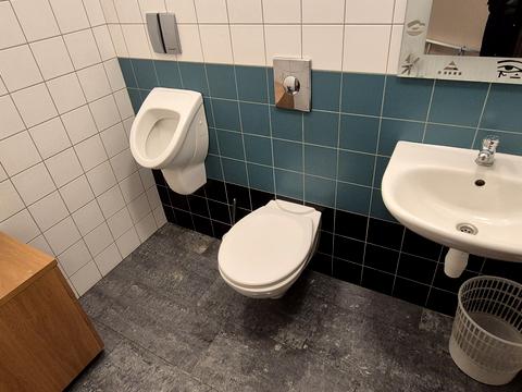 комерційна за адресою Дегтярівська вул., 33-Б