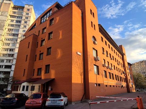 комерційна за адресою Дегтярівська вул., 33-Б