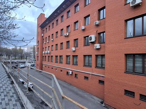 комерційна за адресою Дегтярівська вул., 33-Б