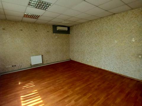 комерційна за адресою Праці просп., 15