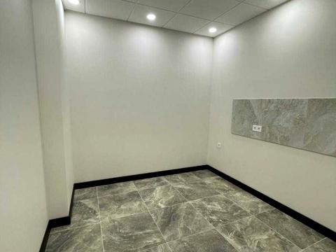 комерційна за адресою Італійський бульв., 1г