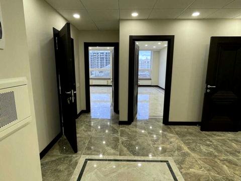 комерційна за адресою Італійський бульв., 1г