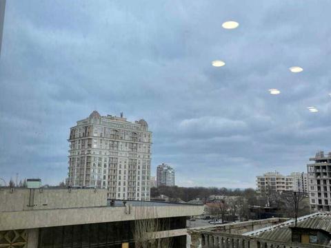 комерційна за адресою Італійський бульв., 1г
