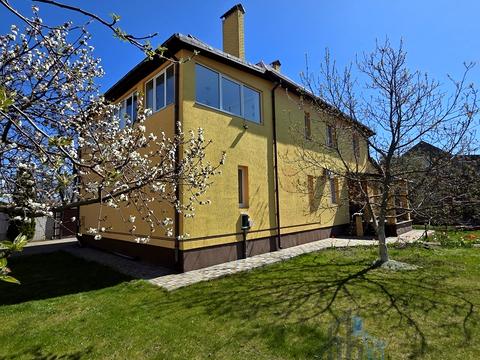 будинок за адресою с. Старі Петрівці, вул. Князя Святослава