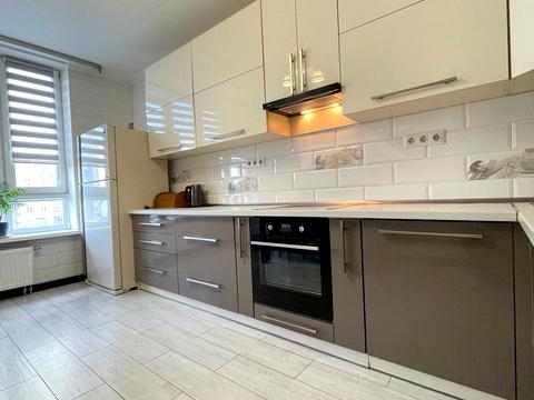 квартира за адресою Академіка Глушкова просп., 9-Г