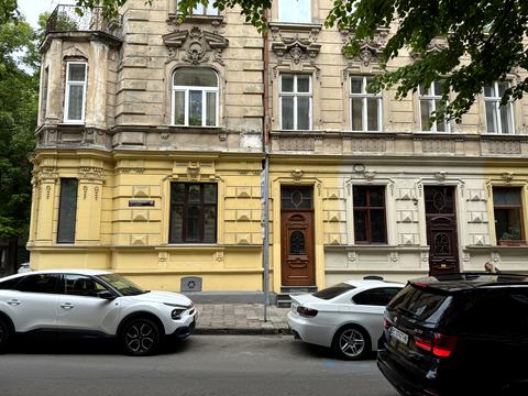 коммерческая по адресу Гребёнки ул., 9