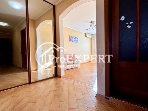 квартира за адресою Князя Романа Мстиславича вул. (Генерала Жмаченка), 8