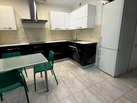 квартира за адресою Дніпровська набережна вул., 26-А