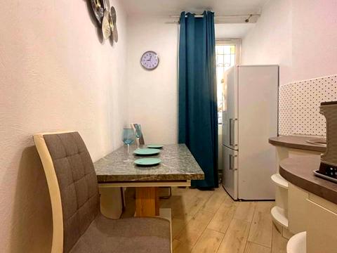 квартира за адресою Хотинська вул., 7