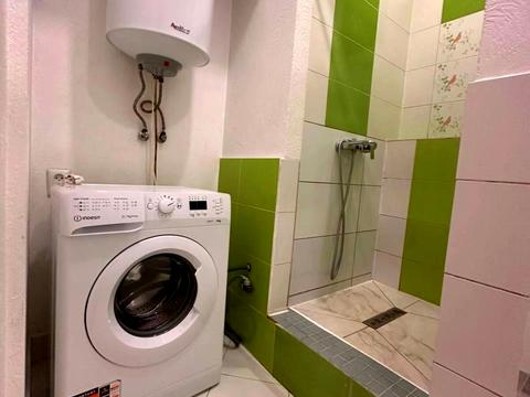 квартира за адресою Хотинська вул., 7