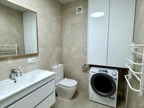 квартира за адресою Дніпровська набережна вул., 18-Б