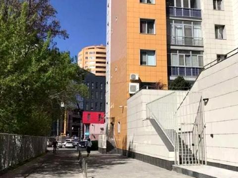 комерційна за адресою Крутогірний узвіз (Рогальова), 28