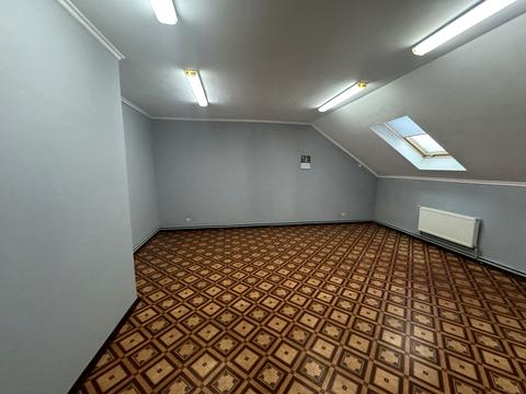 коммерческая по адресу Леся Курбаса ул., 7