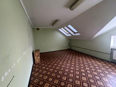коммерческая по адресу Леся Курбаса ул., 7