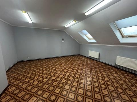 коммерческая по адресу Леся Курбаса ул., 7