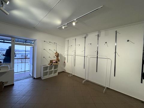 комерційна за адресою майдан Шевченка пл., 17