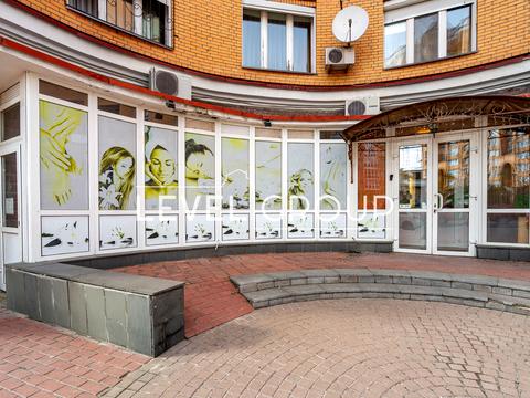 комерційна за адресою Володимира Івасюка просп. (Героїв Сталінграду), 10а