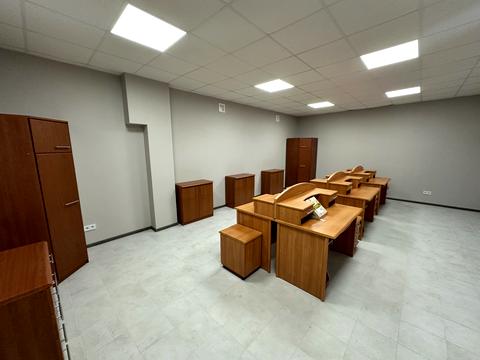 комерційна за адресою Дениса Лукіяновича вул., 8