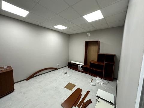 комерційна за адресою Дениса Лукіяновича вул., 8