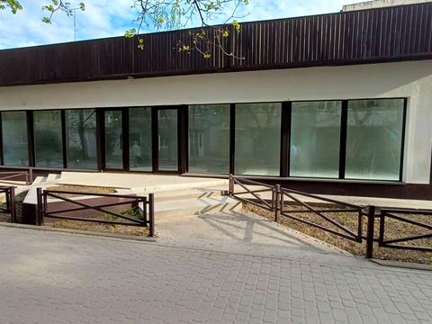 комерційна за адресою Космонавтів вул., 4-А