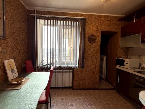 квартира за адресою Небесної Сотні просп. (Маршала Жукова), 15а