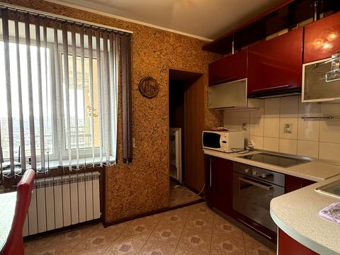 квартира за адресою Небесної Сотні просп. (Маршала Жукова), 15а