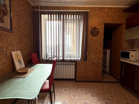 квартира за адресою Небесної Сотні просп. (Маршала Жукова), 15а