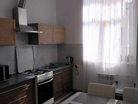 квартира за адресою Листопадова вул., 8