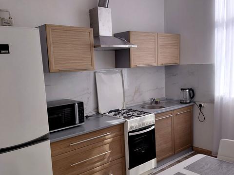 квартира за адресою Листопадова вул., 8
